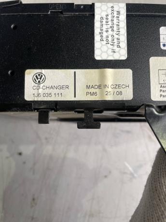 CD чейнджер Volkswagen Touareg 1J6035111