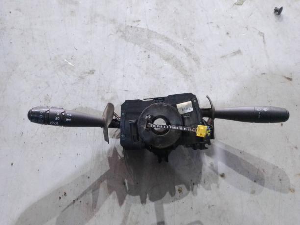 Переключатель подрулевой Nissan Almera G15 2526000Q0K
