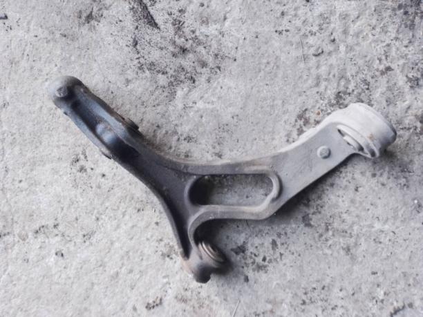 Рычаг передний правый нижний Volkswagen Touareg 7L0407152K