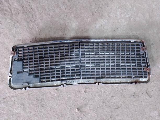 Решетка радиатора Mercedes W202 C 2028880023