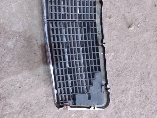 Решетка радиатора Mercedes W202 C 2028880023