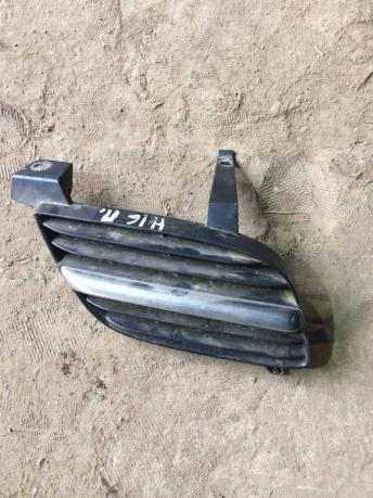Решетка радиатора правая Nissan Almera N16 623204M500