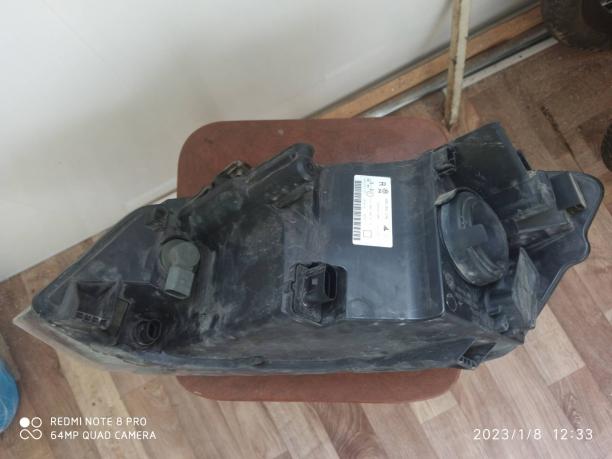 Фара правая Volkswagen Polo 6RU941016
