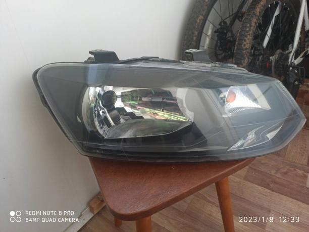 Фара правая Volkswagen Polo 6RU941016
