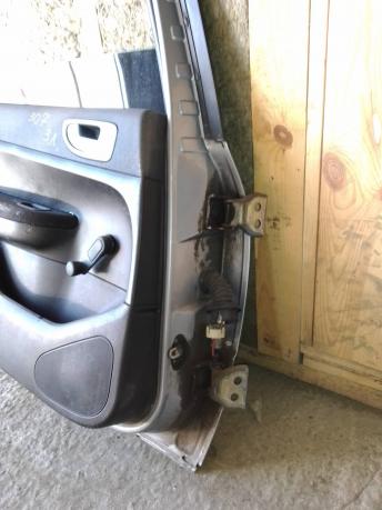 Дверь задняя левая Peugeot 307 9006G9