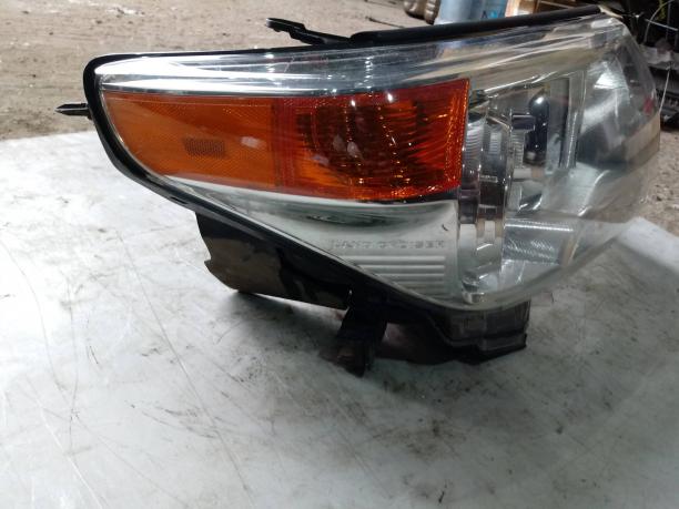 Фара правая Toyota Land Cruiser 200 8114560F30