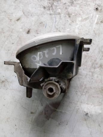 Фара противотуманная правая Toyota Land Cruiser 200 8121060180