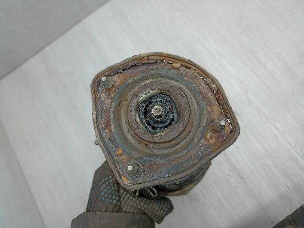 Стойка задняя правая в сборе Hyundai Tucson 1 339746
