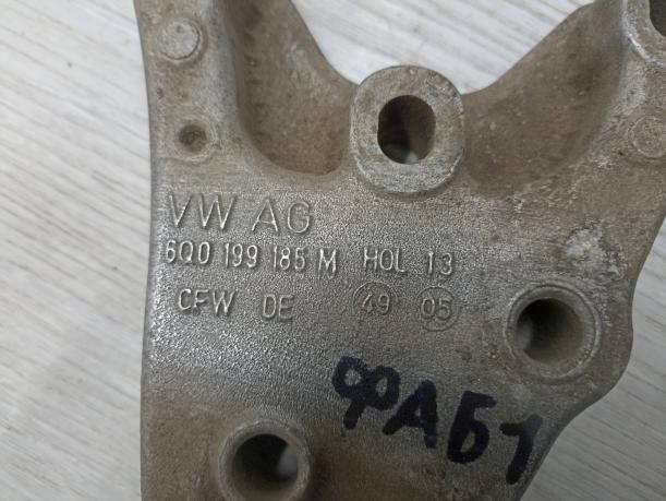 Кронштейн двигателя Skoda Fabia 1 6q0199185m