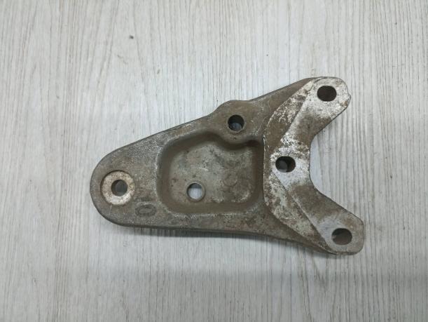 Кронштейн двигателя Skoda Fabia 1 6q0199185m