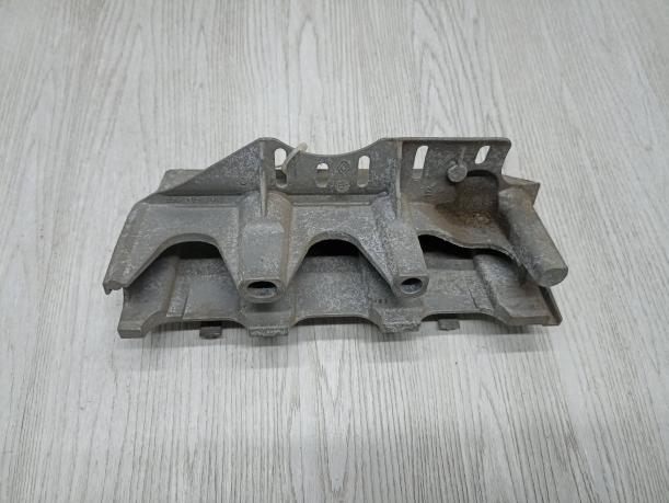 Кронштейн коллектора Nissan Almera G15 8200503258