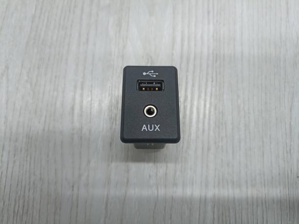 Разъем USB AUX Ниссан Х-Трейл т32 280234BA0B