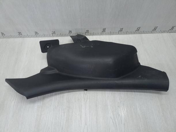 Обшивка задней стойки нижняя Лада Веста 8450008579