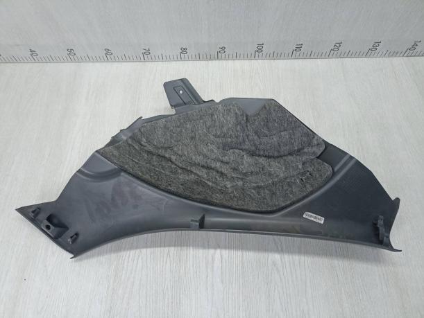Обшивка задней стойки нижняя Лада Веста 8450008579
