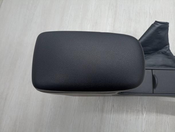 центральная консоль Toyota Corolla E150 5891012401B0
