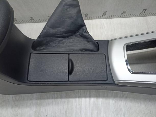 центральная консоль Toyota Corolla E150 5891012401B0