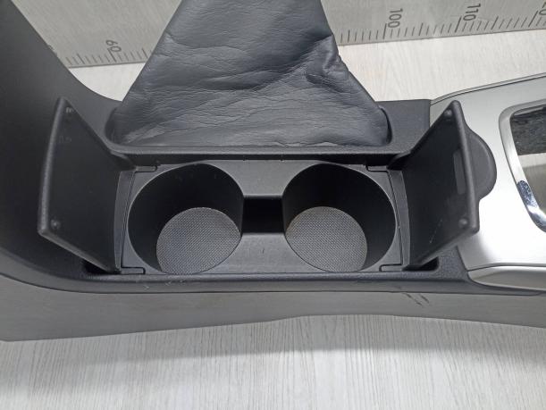 центральная консоль Toyota Corolla E150 5891012401B0