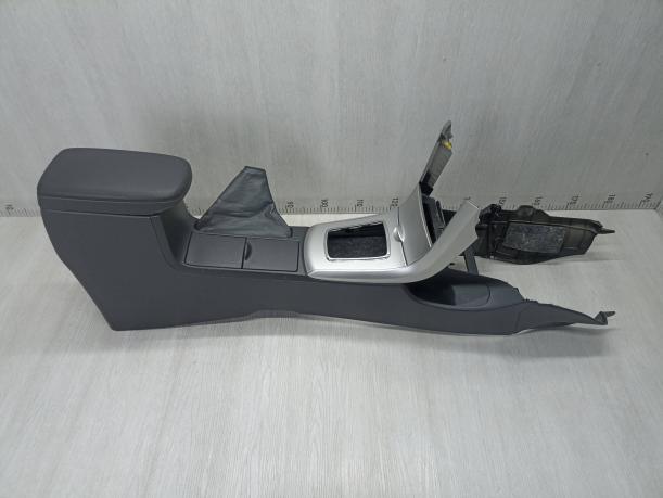 центральная консоль Toyota Corolla E150 5891012401B0