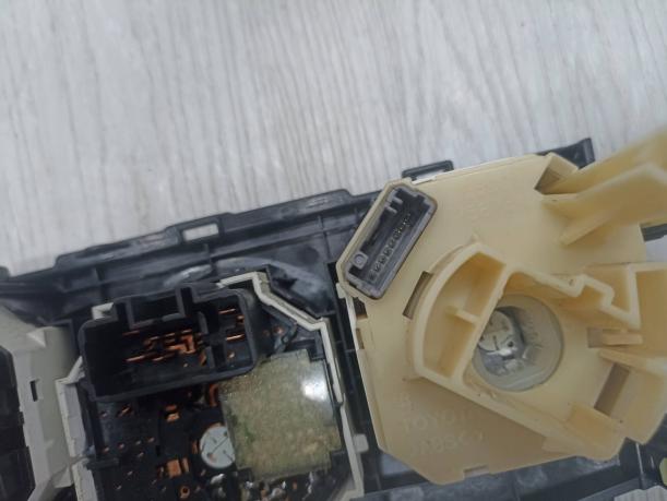 Блок управления климат контролем Toyota Corolla E15 5590112210