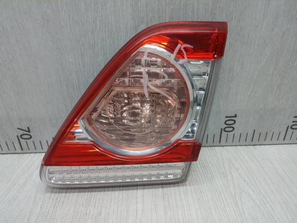 Фонарь задний правый внутренний Toyota Corolla E15 8158112180