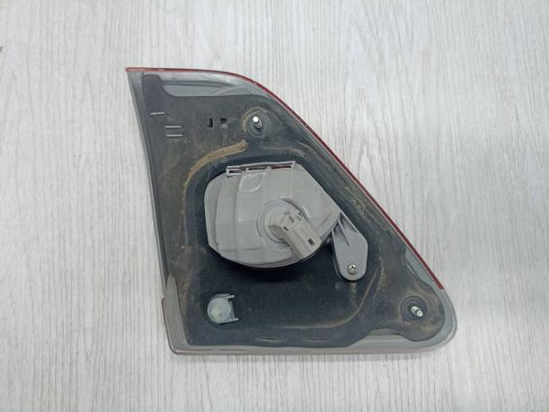 Фонарь задний правый внутренний Toyota Corolla E15 8158112180