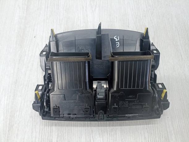 Дефлектор центральный Toyota Corolla E150 5567012591