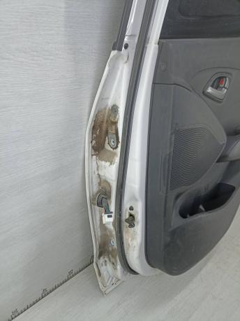 Дверь задняя правая в сборе Hyundai ix35 белая 770042Y011