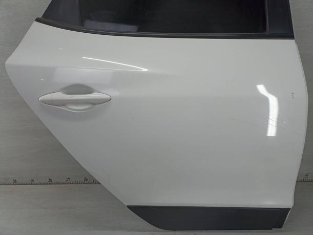 Дверь задняя правая в сборе Hyundai ix35 белая 770042Y011