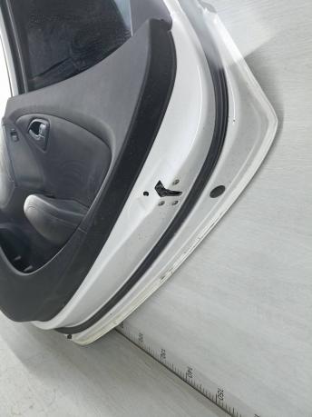 Дверь задняя правая в сборе Hyundai ix35 белая 770042Y011
