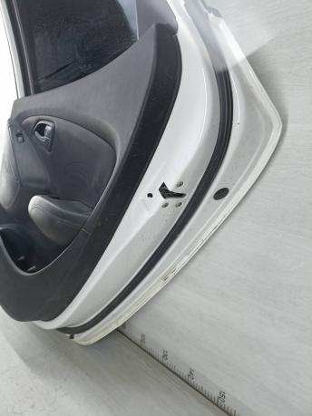 Дверь задняя правая в сборе Hyundai ix35 белая 770042Y011