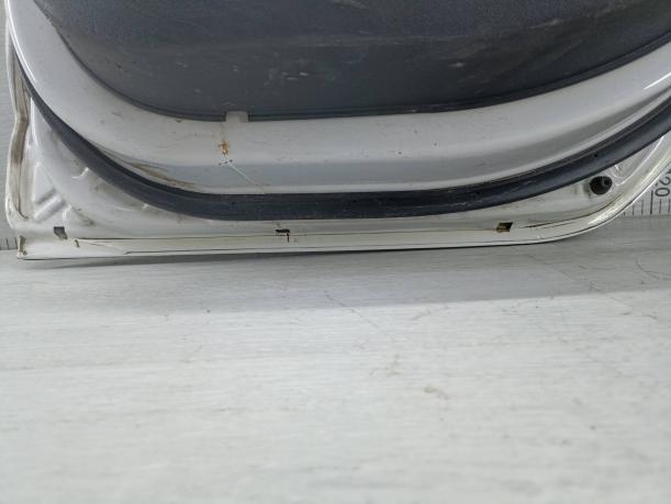 Дверь задняя правая в сборе Hyundai ix35 белая 770042Y011