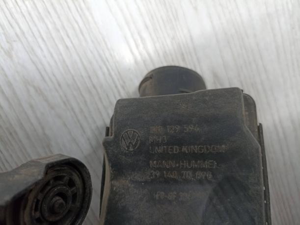 Корпус воздушного фильтра на Фольксваген Пассат Б6 1K0129607C