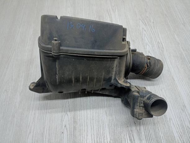 Корпус воздушного фильтра на Фольксваген Пассат Б6 1K0129607C