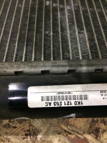 Радиатор охлаждения Volkswagen Passat B6 1K0121253AC
