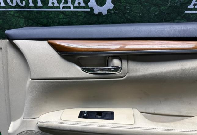 Обшивка боковой двери передняя правая Lexus Es 6 67610-33E80-A4