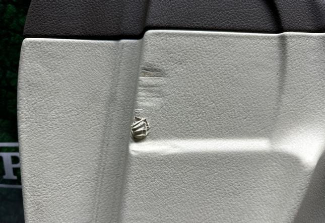 Обшивка боковой двери передняя правая Lexus Gx460 67610-60F70-C1