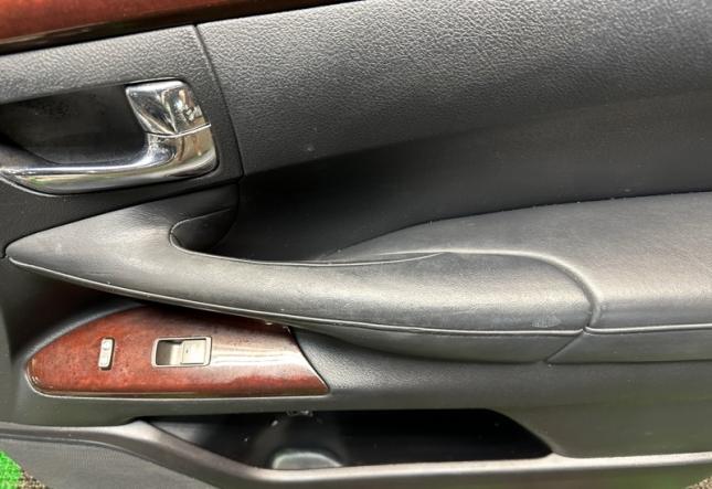 Обшивка боковой двери передняя правая Lexus Lx570 67610-60D80-B0