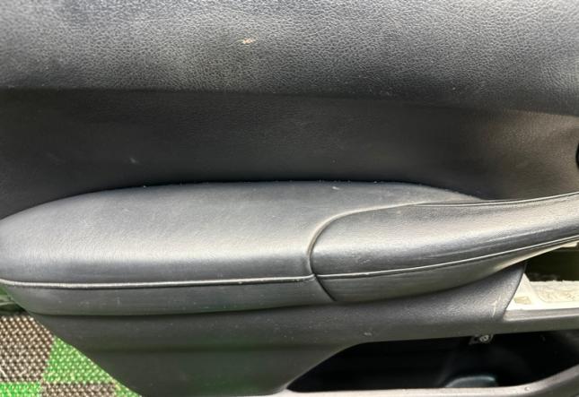 Обшивка боковой двери передняя левая Lexus Lx570 67620-60D50-C4