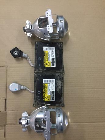 Блок розжига ксенона Toyota Land Cruiser 150 Prado 39000-78515