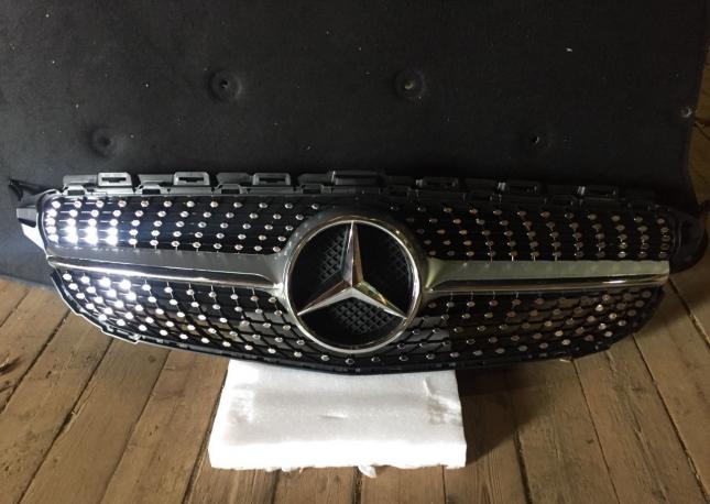 Решетка радиатора Mercedes w205 AMG диамант 