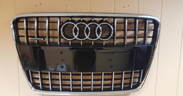 Решетка радиатора на Ауди Ку7 Q7 Audi 