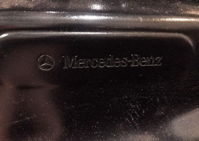 Капот на Mercedes E 238 W 238 A 238 880 01 00