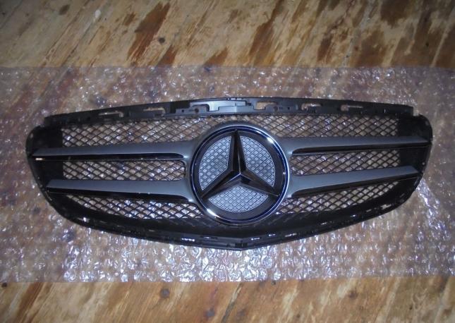 Решетка радиатора Mercedes W212 рестайлинг 
