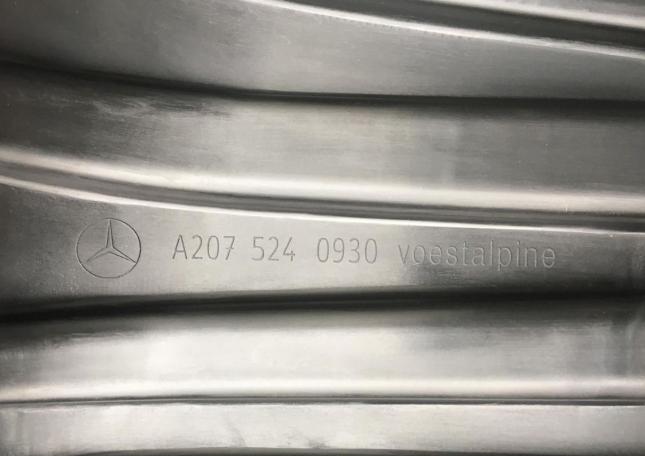 Mercedes 207 Защита бампера 2075240930