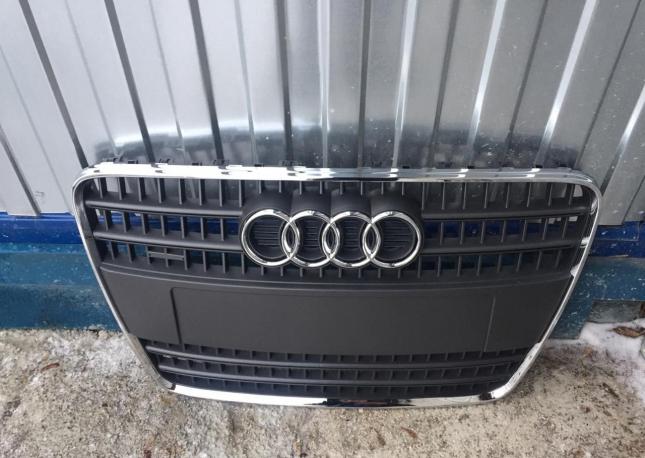 Audi q7 решетка радиатора 
