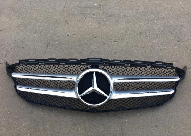 Mercedes 205 решетка без дефектов 
