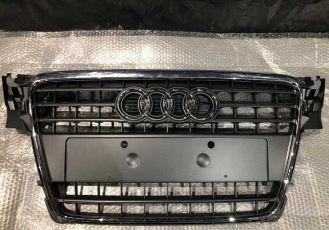 Решетка радиатора Audi A4 B8 дорест Ауди 