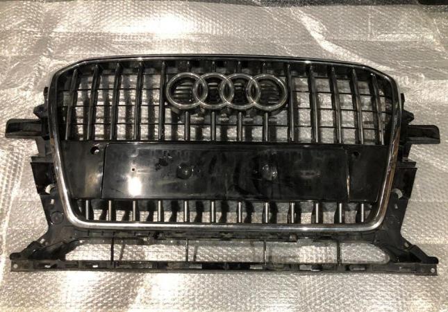 Решетка радиатора Audi Q5 рест Ауди 