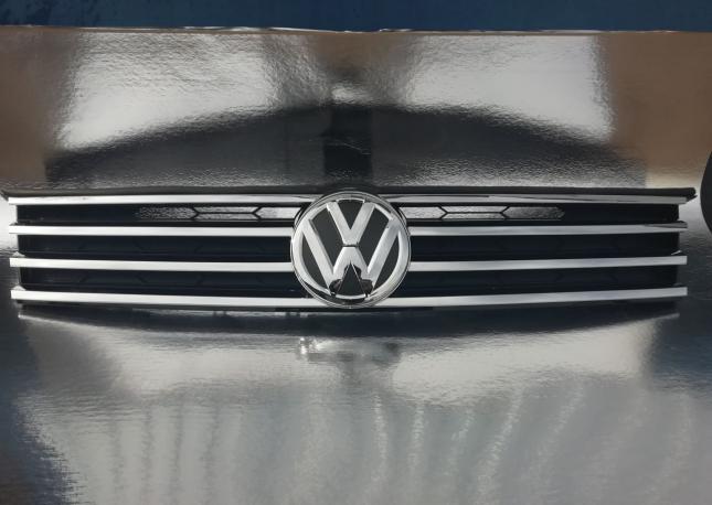 Решетка радиатора Volkswagen Touareg FL 1 