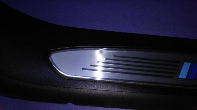 Накладка порога задняя левая внутренняя BMW 5-сер 51477898823